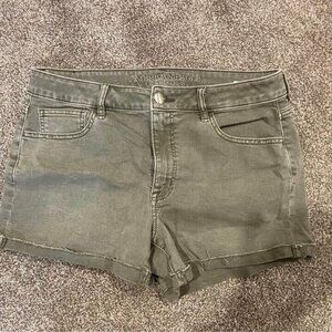 Women’s American Eagle green hi-rise (shortie) shorts super stretch size 12
